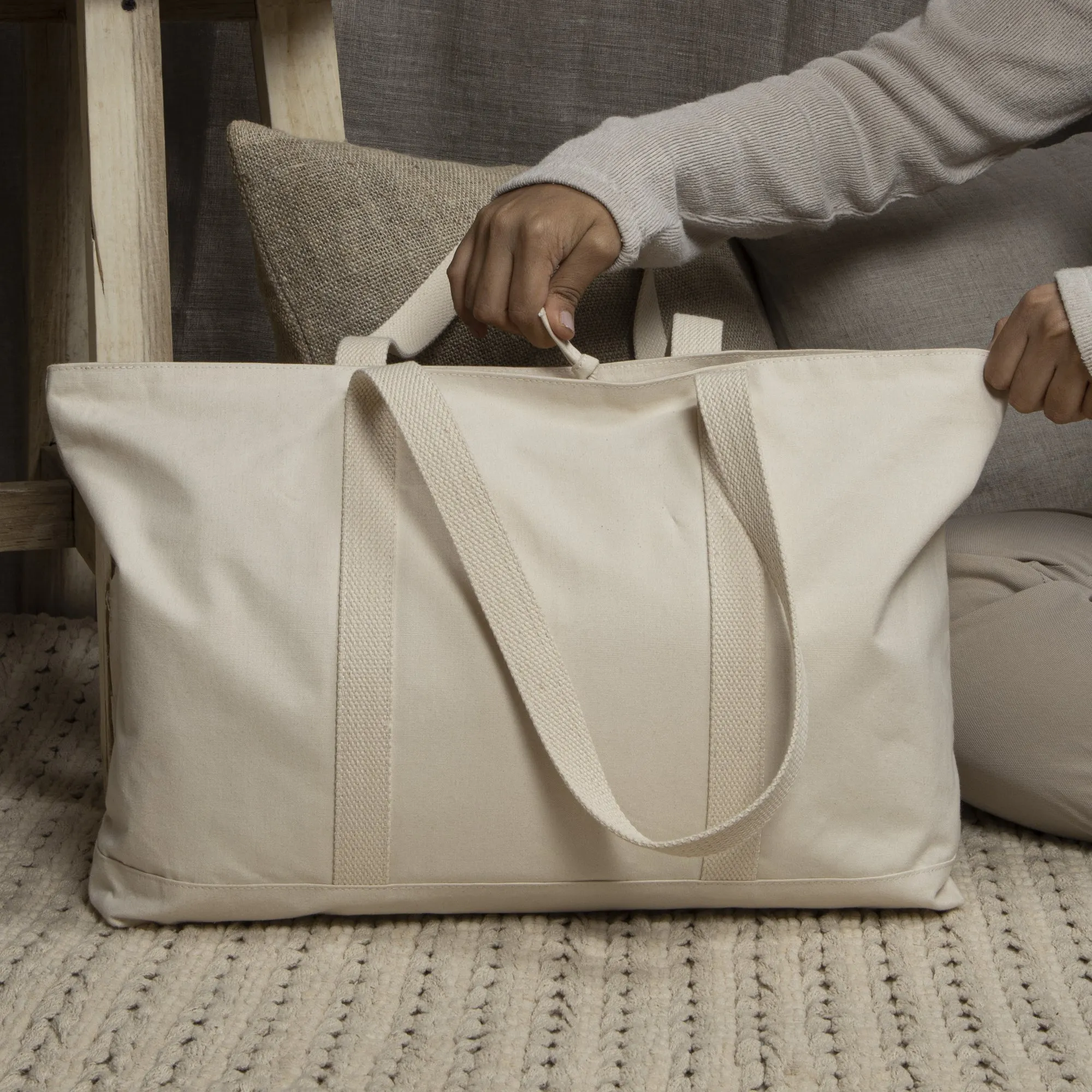 Akiiko Conventional Hand Bag